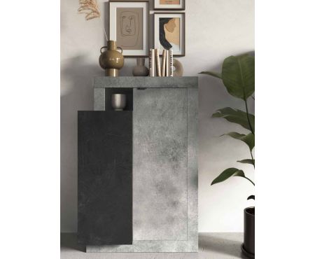 Colonna elegante a due ante dalla collezione Free di LoveKasa, con una sofisticata combinazione di finiture in Cemento e Piombo, ideale per aggiungere un tocco di design contemporaneo alla tua sala.